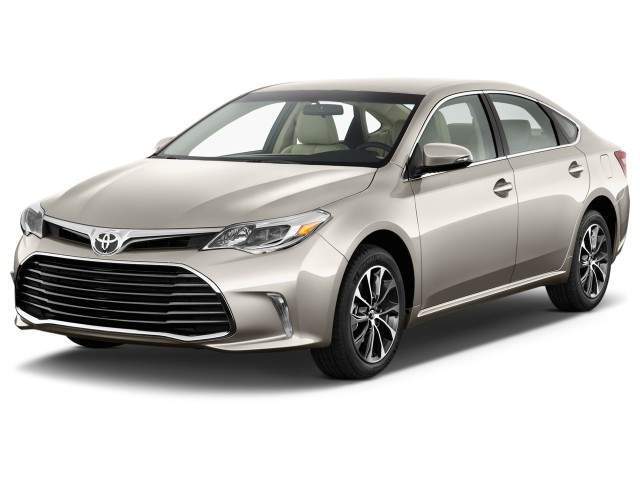 2016 Toyota Avalon Hybrid Front View