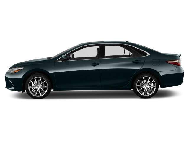 2016 Toyota Camry Side View