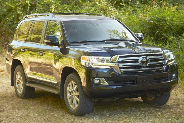 2016 Toyota Land Cruiser Front View