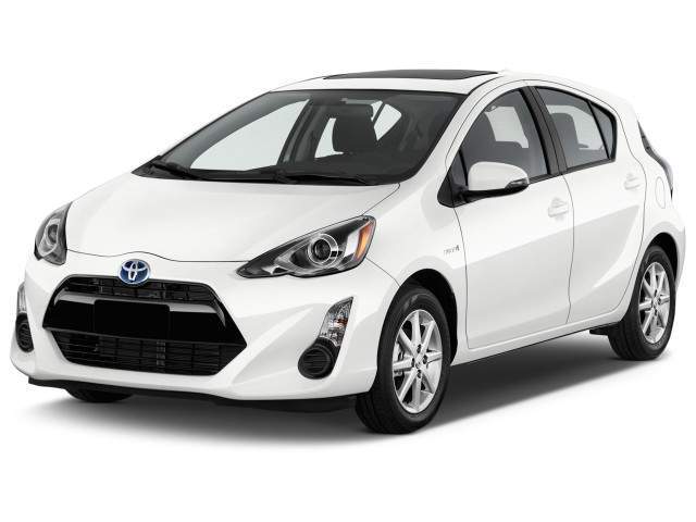 2016 Toyota Prius c Front View