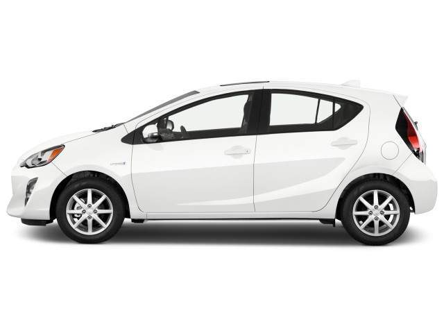 2016 Toyota Prius c Side View