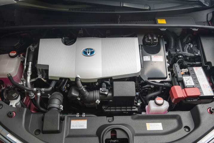 2016 Toyota Prius Engine View