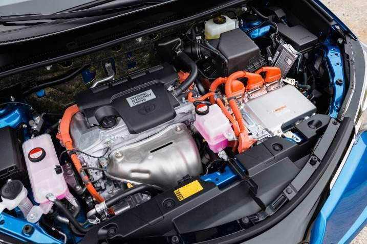 2016 Toyota RAV4 Hybrid Engine View