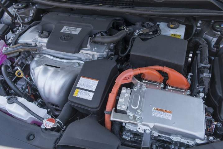 2017 Toyota Avalon Hybrid Engine View