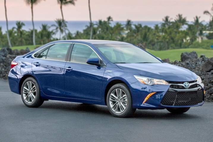 2017 Toyota Camry Hybrid Front View