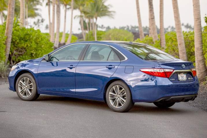 2017 Toyota Camry Hybrid Rear View