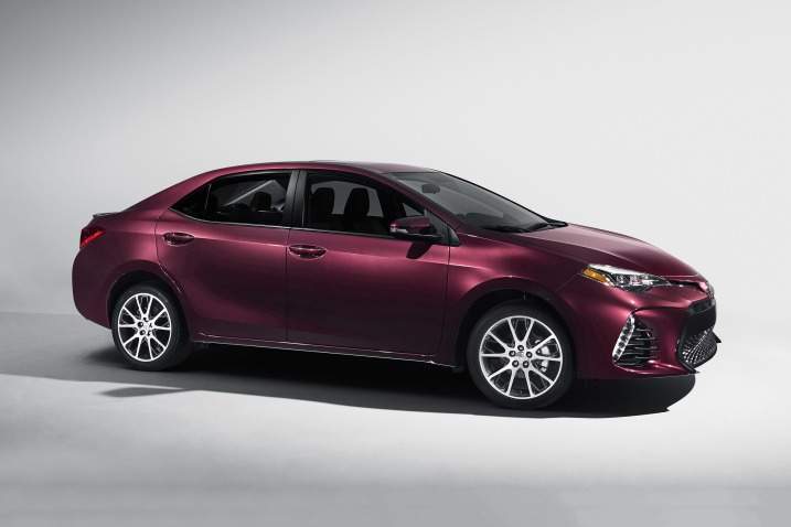 2017 Toyota Corolla Side View