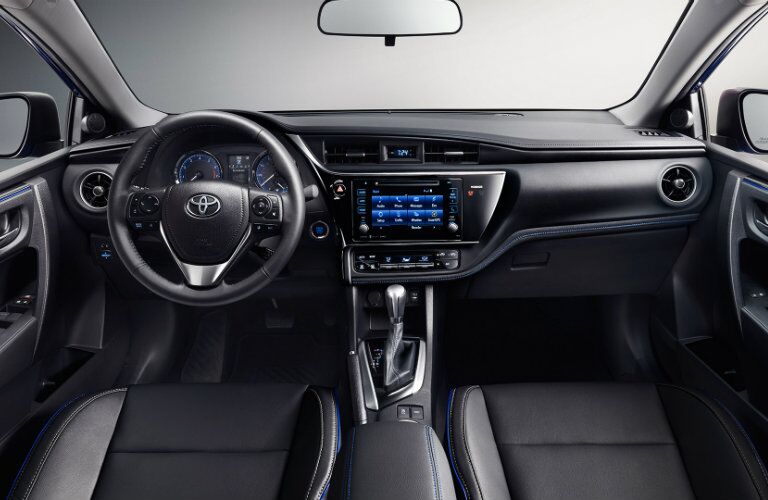 2017 Toyota Camry interior dash steering wheel and infotainment system