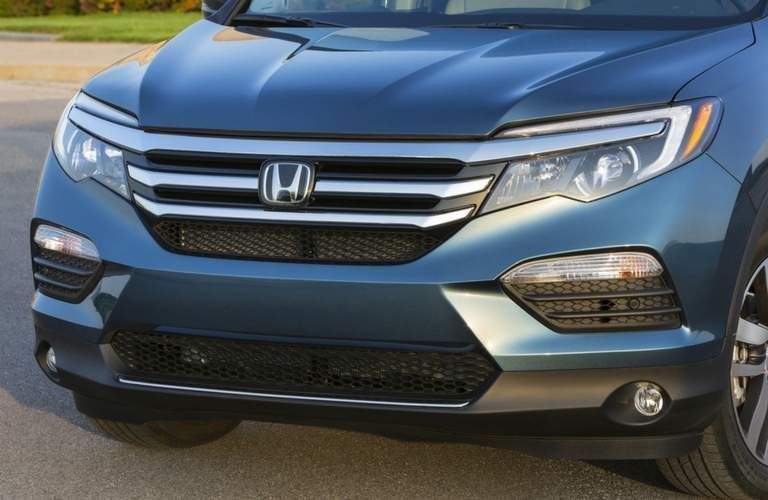 view of the front of the 2018 Honda Pilot