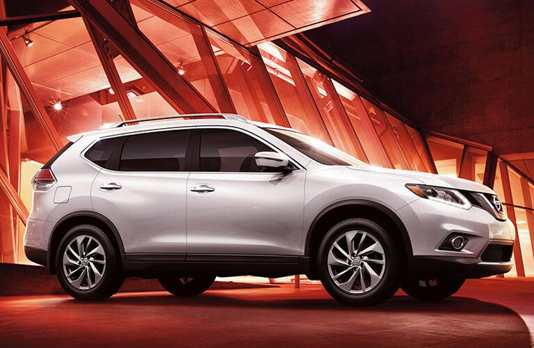 2016 Nissan Rogue S vs SV Standard Features