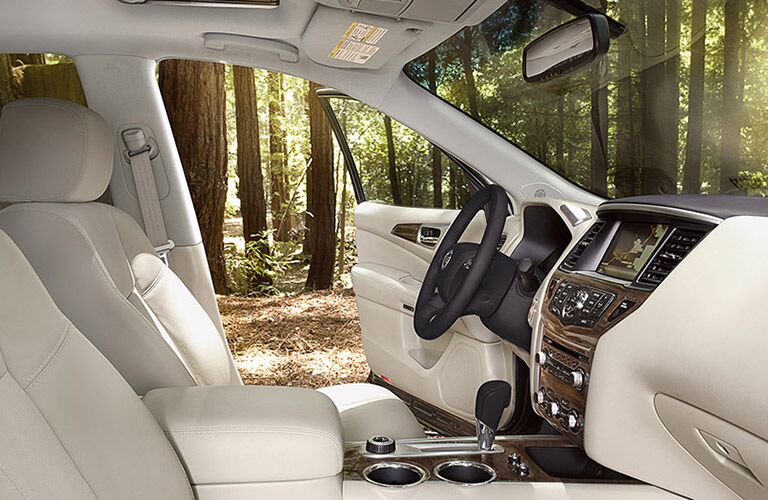 2016 Nissan Pathfinder in Chicago and Orland Park, IL standard features