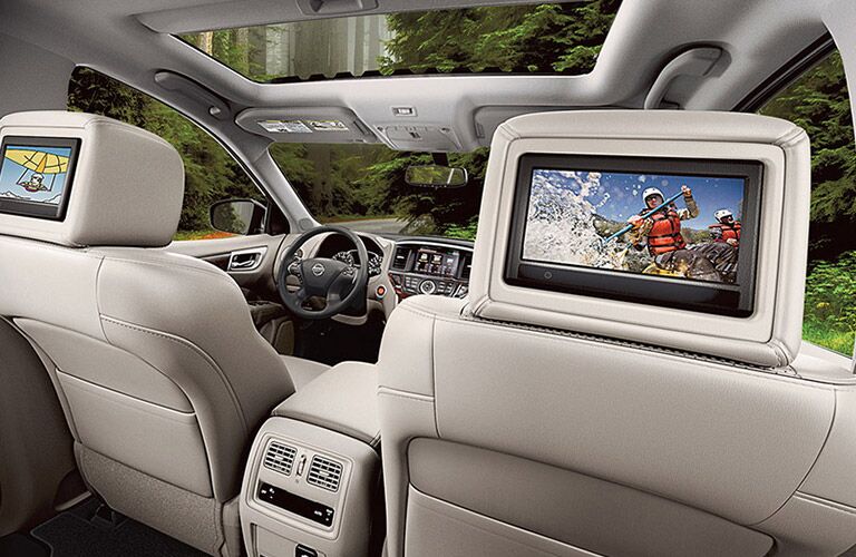 2016 Nissan Pathfinder in Chicago and Orland Park, IL with DVD player