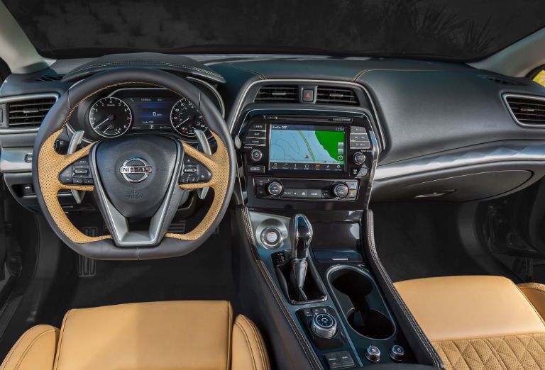 2016 Nissan Maxima SR vs. 2016 Nissan Maxima Platinum