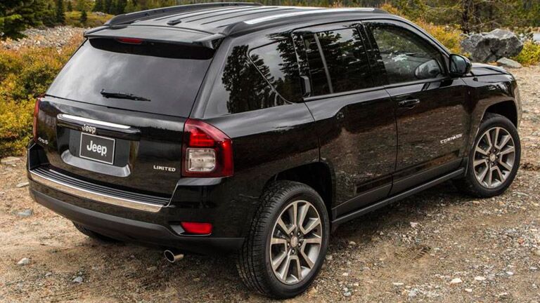 2015-Jeep-Compass-rear