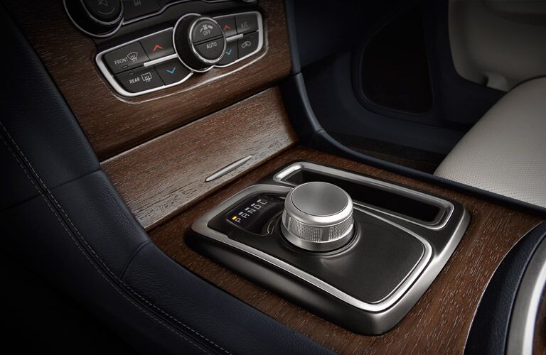 2016 Chrysler 300 wood dashboard