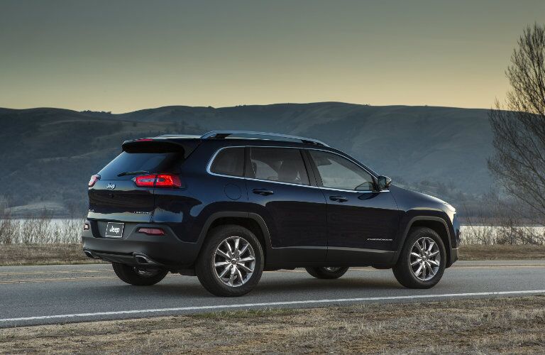 2016 Jeep Cherokee Vs 2016 Nissan Rogue
