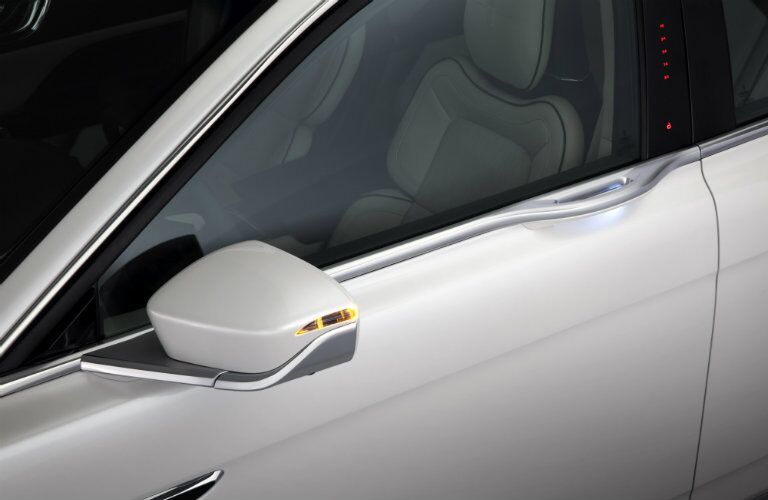 2017 Lincoln Continental E-latch door
