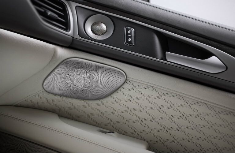 2017 Lincoln MKZ door speakers