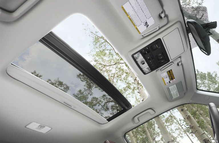 2018 Toyota 4Runner sunroof.