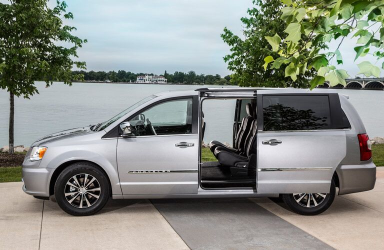 2016 Chrysler Town Amp Country Wichita Ks