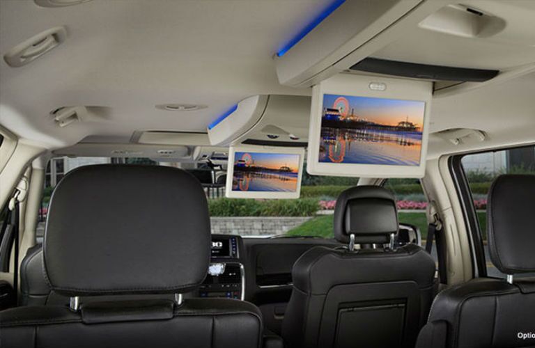 2016 Chrysler Town and Country uconnect multimedia Parks Motors Wichita KS