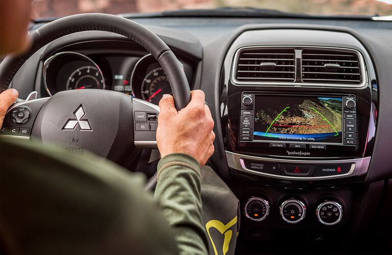 2016 Mitsubishi Outlander Sport ES vs SE standard features