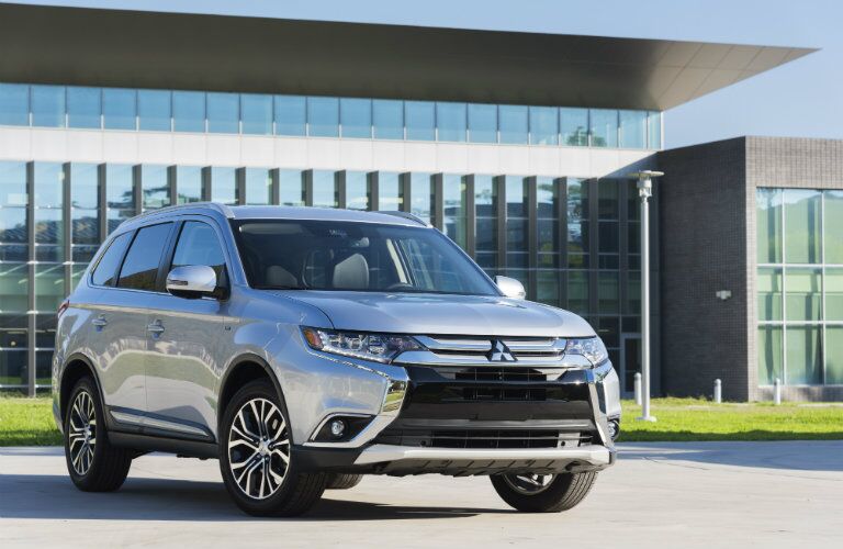 2017 outlander model comparison