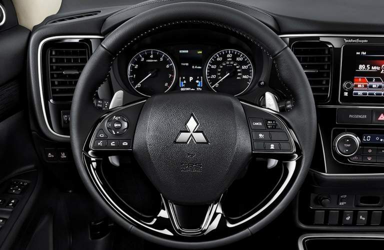 2018 Mitsubishi Outlander interior steering wheel