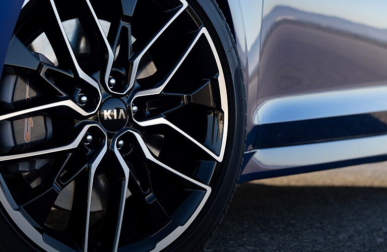 2021 Kia K5 midsize sedan exterior closeup of tire and wheel design