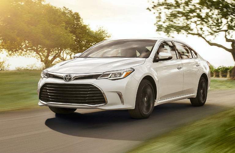 2018 Toyota Avalon Hybrid Exterior Driver Side Front Profile