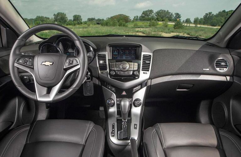 2015 chevy cruze vs 2015 toyota corolla