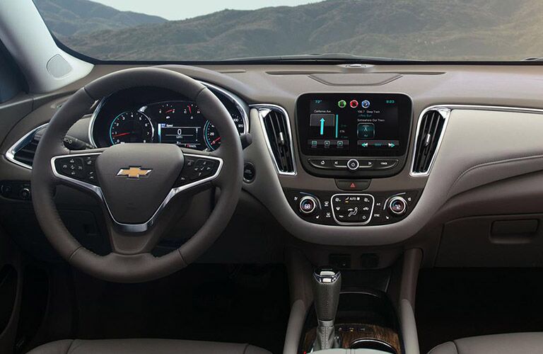 Dashboard features on the 2016 Chevy Malibu