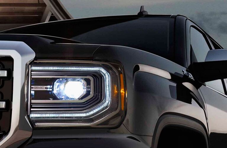 2017 GMC Sierra headlight Winnipeg, MB