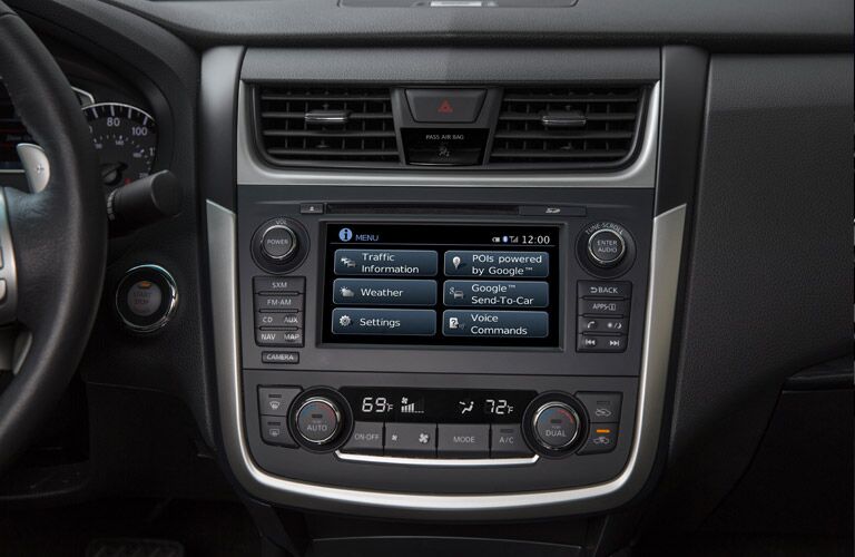 2016 Nissan Altima technology