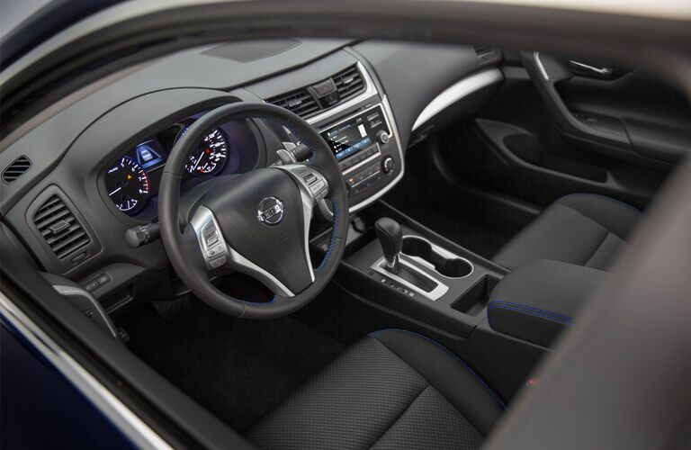 2016 Nissan Altima Features and Performance