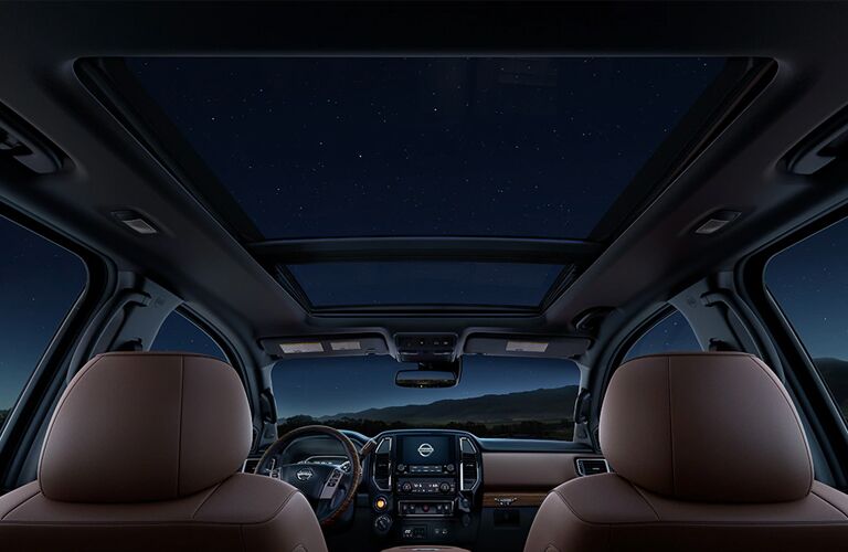 2020 Nissan TITAN Panoramic roof