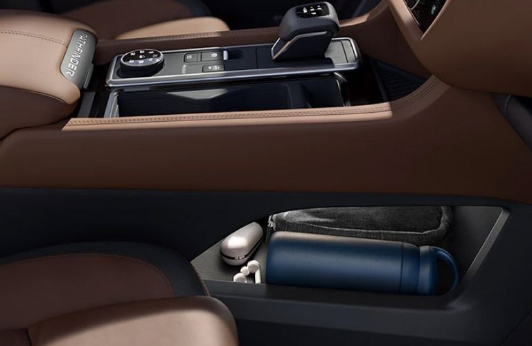 View of the gear box and interior of the 2022 Nissan Pathfinder