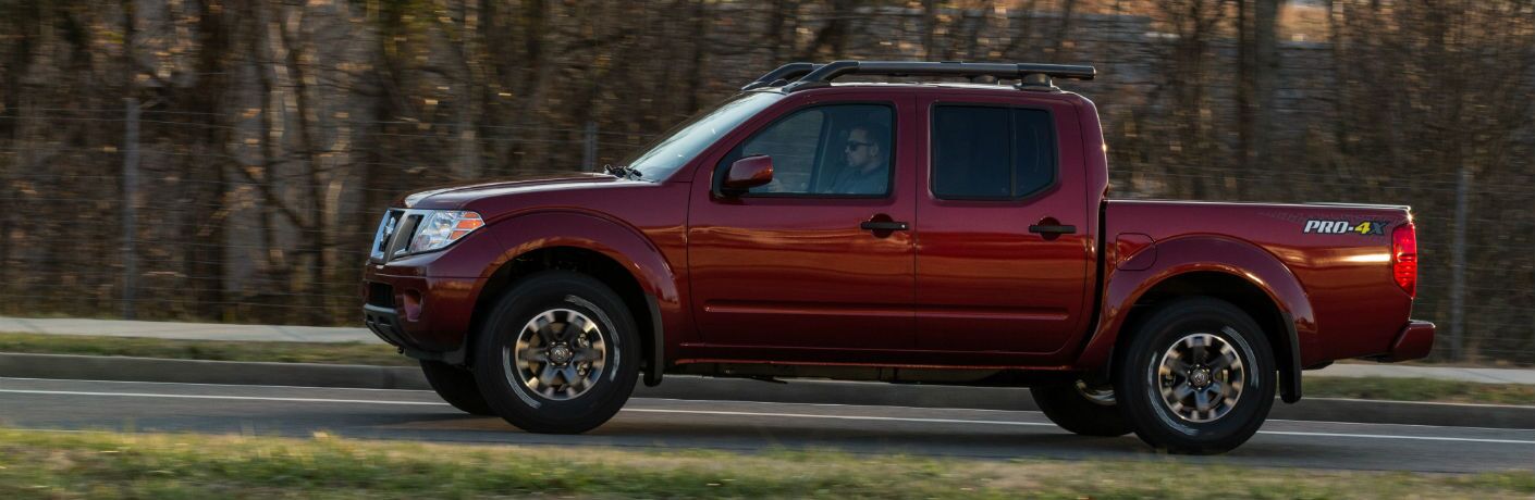 A left profile photo of the 2020 Nissan Frontier.