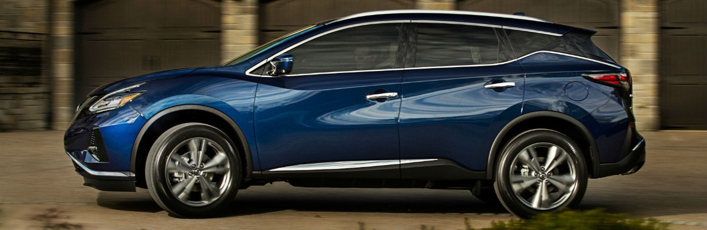 A left profile photo of the 2019 Nissan Murano.