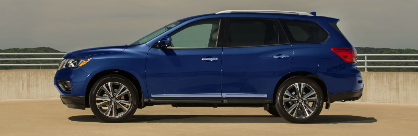 A left profile photo of the 2020 Nissan Pathfinder.