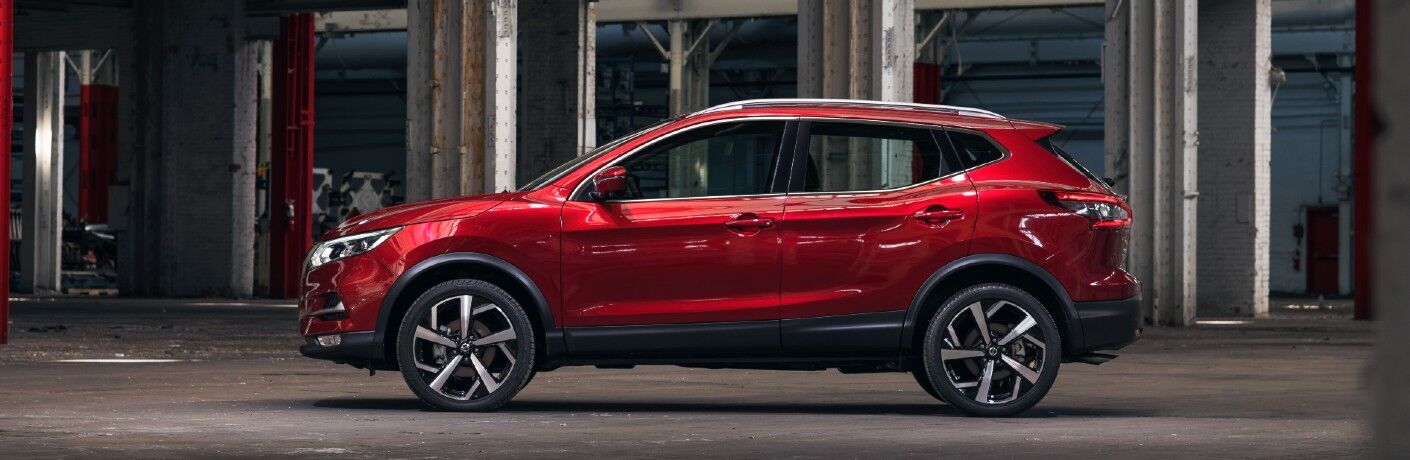 A left profile photo of the 2021 Nissan Rogue Sport.