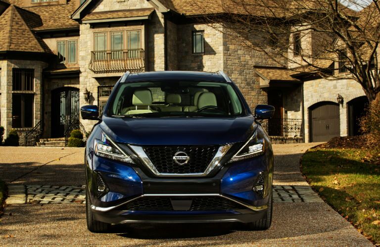 A head-on photo of the 2019 Nissan Murano.