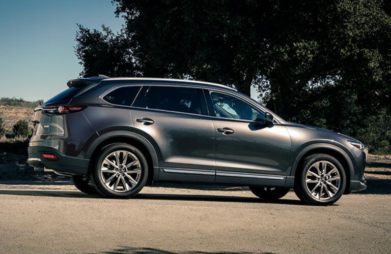 Side profile of 2016 Mazda CX-9