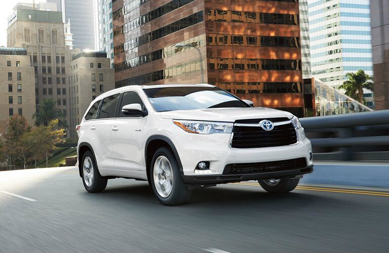 2016 Toyota Highlander athletic exterior design