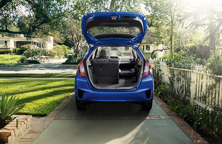 2016 Honda Fit vs 2016 Kia Rio cargo space
