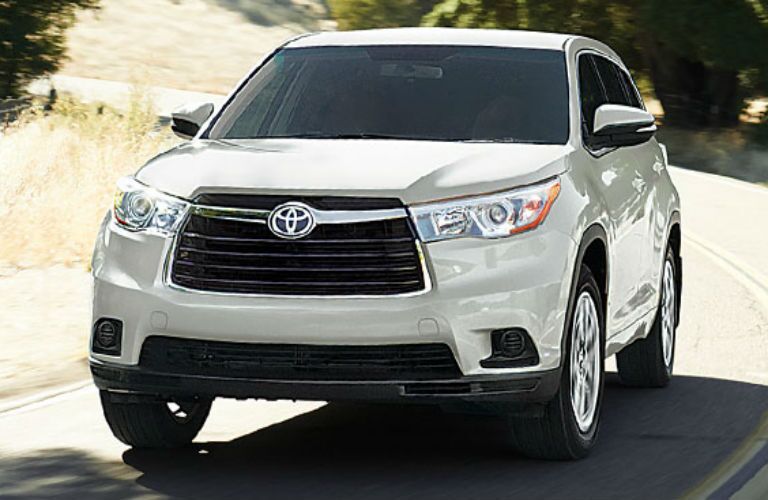 2016 white Toyota Highlander Hybrid Truro NS