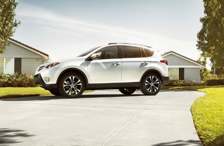 2015 toyota rav4 exterior side