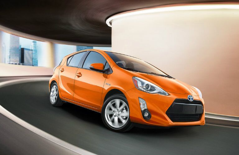 2016 Toyota Prius c vs 2016 Toyota Prius v orange exterior paint