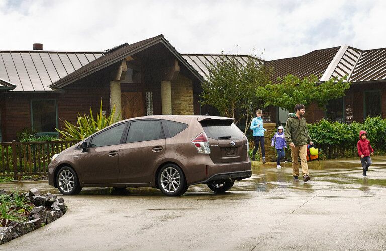 2016 Toyota Prius v passenger space
