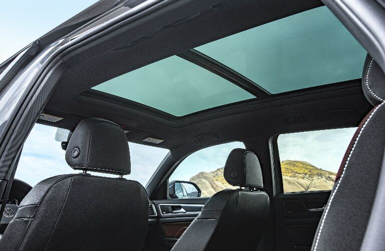 Moonroof in 2020 Volkswagen Atlas Cross Sport